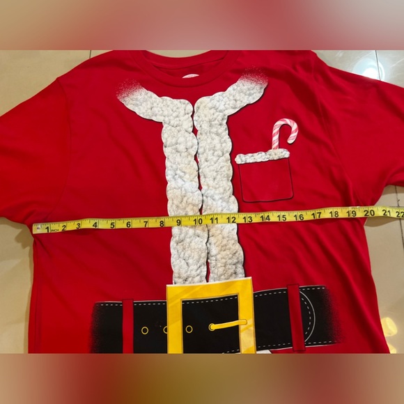 Ugly Christmas Men's 'Gold Buckle Santa' Short Sleeve T-Shirt Red Size M (38-40) - Picture 8 of 16